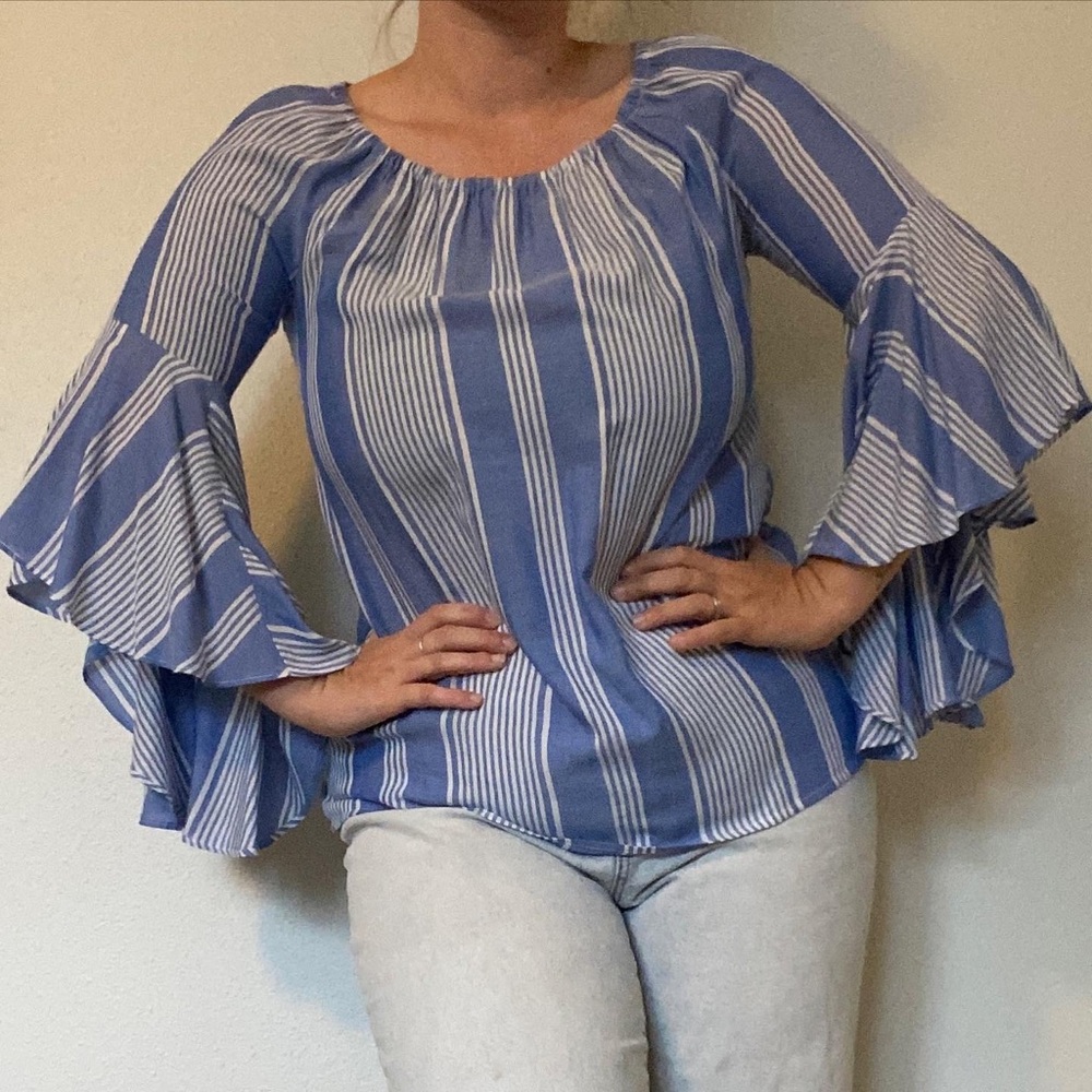 Stripped blouse with sleeve detail